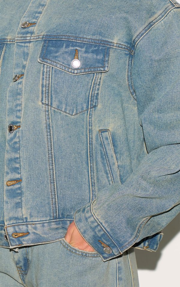 7d4bf6595b0f4d1d208728b8ac60cd9991fa2259_CNM2212_4_vintage_blue_oversized_classic_denim_jacket