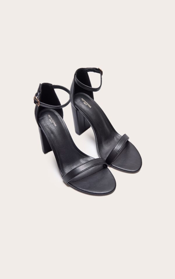 d4d24c8c97f3dd1ee26ff04a525cfd9b4bb39a4f_CNI2449_2_black_wide_fit_round_toe_faux_suede_block_heeled_sandals