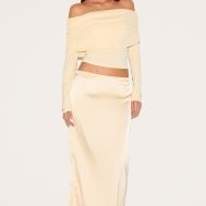 ee332b9bd8cd4477afba6b5ff87aaac555e613d0_CNM7971_3_almond_onion_skin_bardot_ruched_top